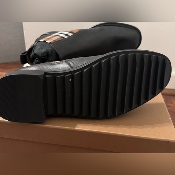 Burberry Vintage Check Detail  Leather Chelsea￼Boote Size US9/42 - Picture 10 of 16